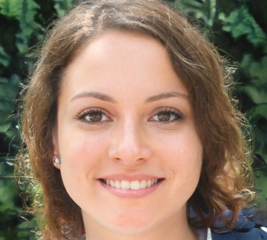 Portrait de Léonie Dubois, spécialiste en optimisation financière